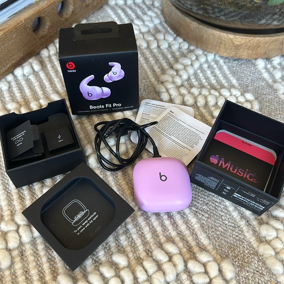 Beats Fit Pro Active Noise Cancellation - Picture 4 of 13